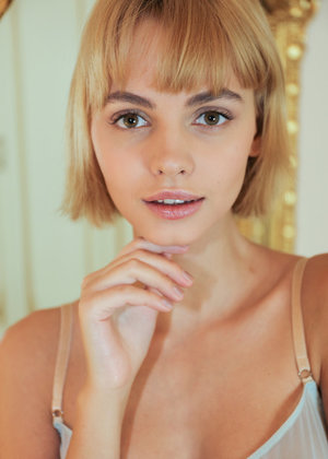 18 year old girl Kristina gets on top while giving her virginity away